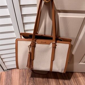 Luxurious Tan and Cream Laptop Bag